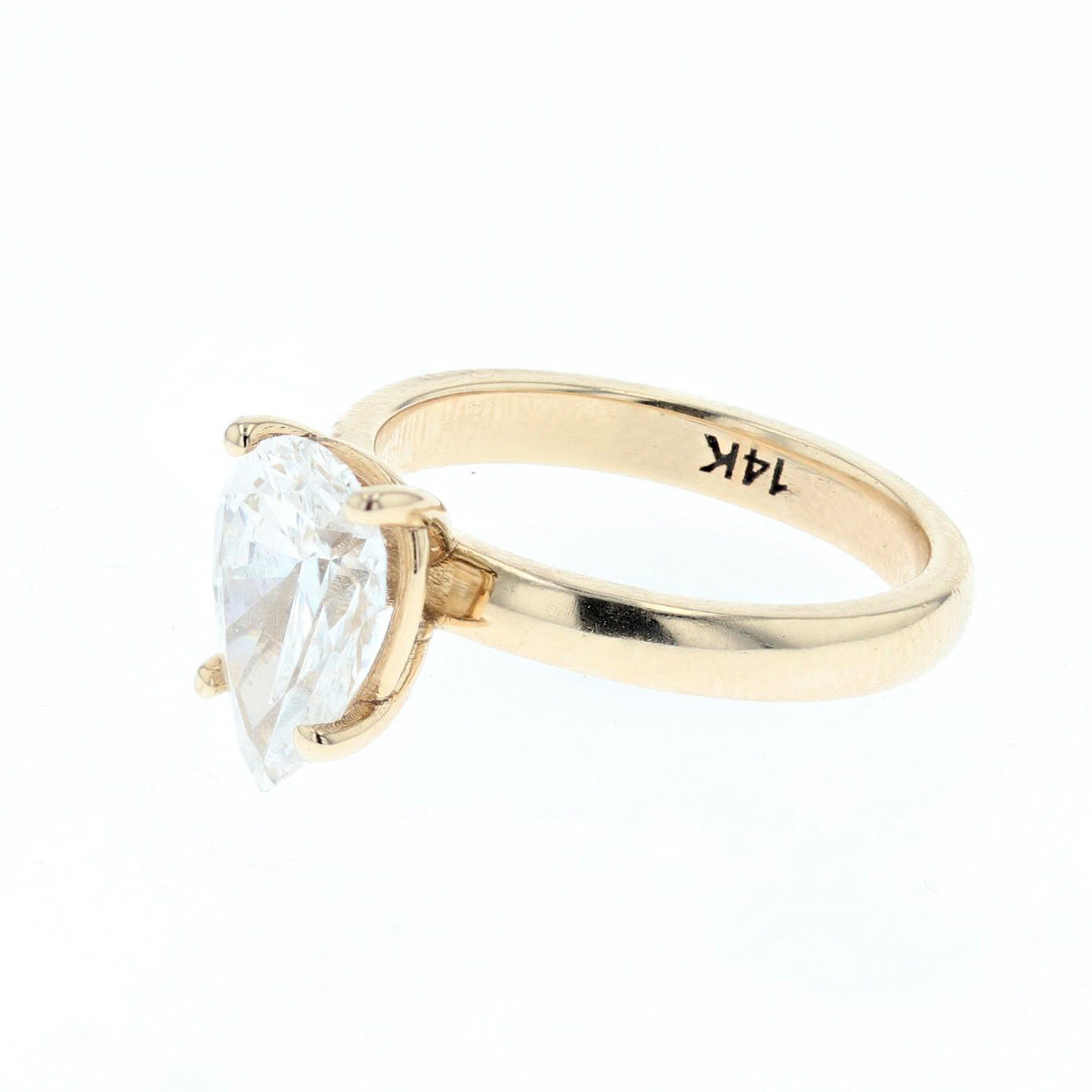 2.01ct pear shape lab grown diamond ring 14K yellow gold